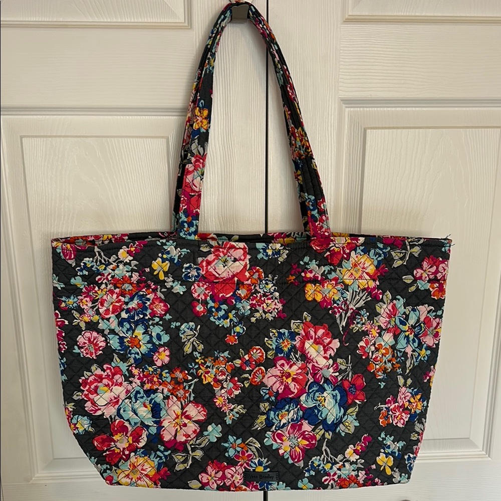 Vera Bradley Iconic Grand Tote Pretty Posies Reversible Quilted